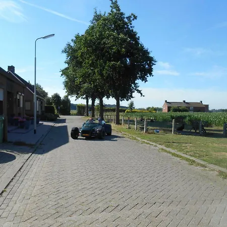 Anneke's Bed En Botterhammeke Проживание в семье Woensdrecht