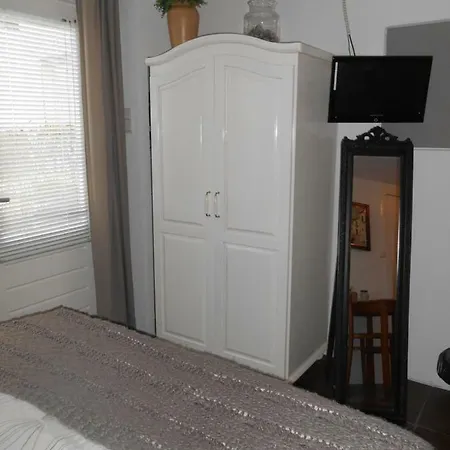 Anneke's Bed En Botterhammeke